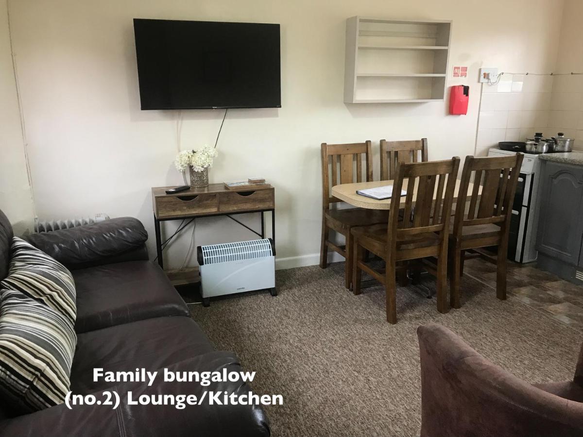 Court Farm Holiday Bungalows Ltd ووتشيت المظهر الخارجي الصورة